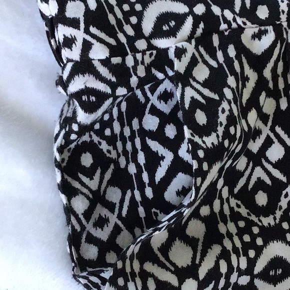 Kira Black/White Patterned Shorts - Picture 6 of 6